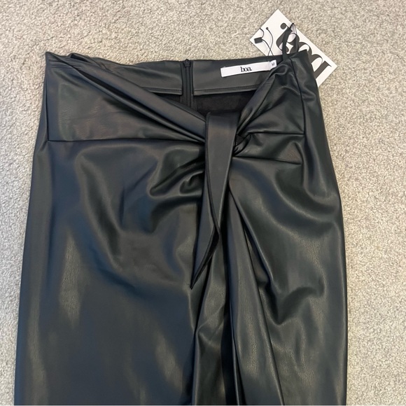 💄Faux Leather Midi Skirt - Picture 4 of 6